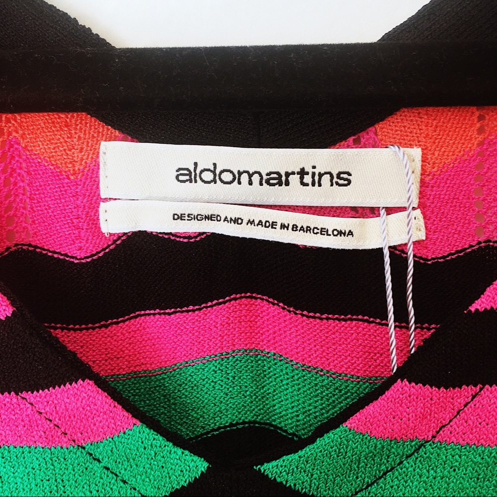 Sleeveless colorful top